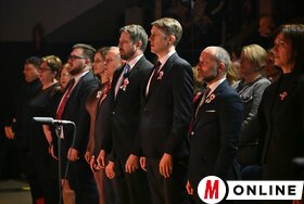 Zengjétek meg a jövőt! 