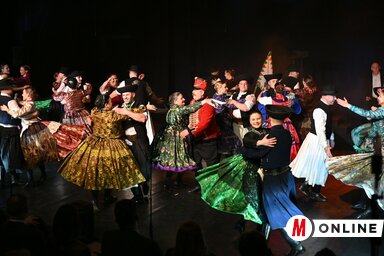 Zengjétek meg a jövőt! 