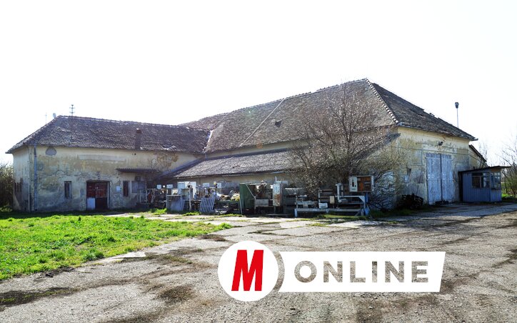 Az egykori lőporraktár láthatóan elhanyagolt állapotban, de még napjainkban is áll (Fotó: Dávid Csilla)