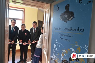 A Kossuth emlékszoba átadó ünnepsége (Fotó: Ótos András felvétele)