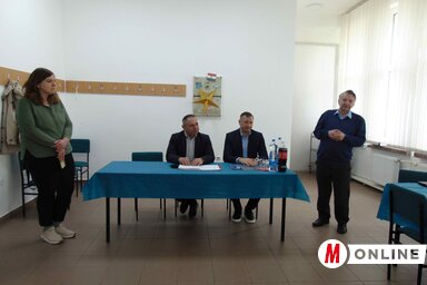 Kiss Kornélia falugazdász, Tóbiás József, a VMSZ köztársasági parlamenti képviselője, Tóth Zoltán tartományi mezőgazdasági titkárhelyettes és Dobai János, a tordai helyi közösség tanácselnök