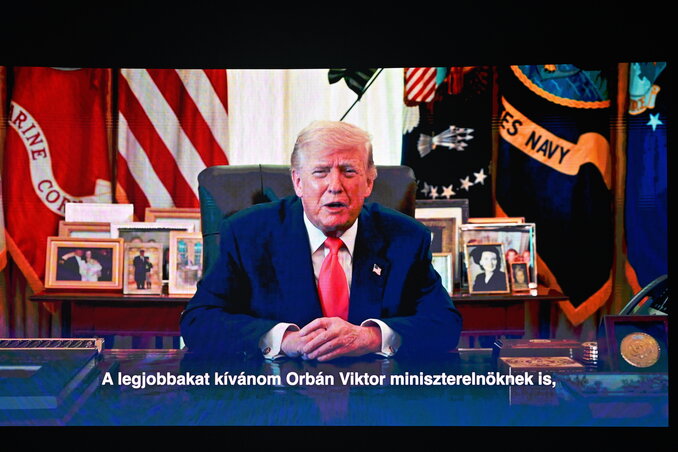 Donald Trump amerikai elnök videoüzenete a CPAC (Konzervatív Politikai Akció Konferencia) Hungary 2026 rendezvényen (Fotó: MTI)