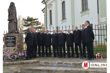 A koszorúzáson felcsendült a Rákóczi induló (Gergely József felvétele)