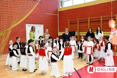 Az ünnepségen több mint háromszáz gyerek lépett fel (Fotó: Paraczky László)