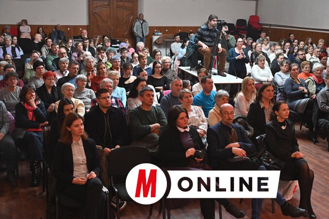 Gala program pod nazivom „Harcaink hevén át“ (Kroz vrelinu naših bitaka) organizovao je Mađarsko kulturno društvo „Petefi Šandor” u Bečeju (fotografija Andraša Otoša)