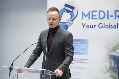 A magyar külgazdasági és külügyminiszter szerint  a kontinensen már elszálltak a benzin- és dízelárak (Fotó: MTI)