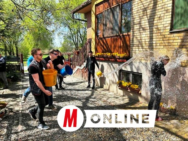 Lapunk lektora, Bencsik Zsófia sem úszta meg szárazon ezt a napot (Fotó: Tóth Péter felvétele)