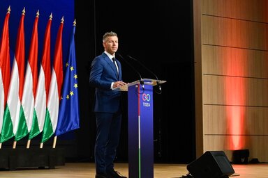 MTI/Hegedüs Róbert/ Magyar Péter, a Hungexpo Kongresszusi Központban megtartott sajtótájékoztatóján