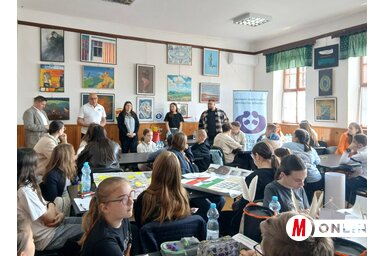 Fodor Zoltán, a VANCSESZ, dr. Crnkovity Gábor, az MNT nevében köszöntötte a versenyzőket (Kazinczy Paszterkó Diana felvétele)