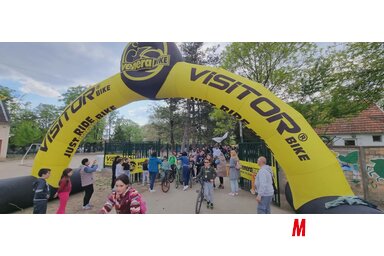 Emlékérmet kaptak a kerékpártúra résztvevői (Kancsár Izabella felvétele)