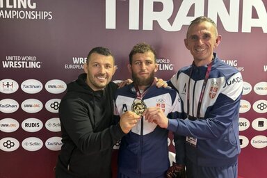 Davor Štefanek, Georgij Tibilov és Vojvislav Trajković (Fotó: Szerbiai Birkózószövetség)