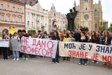 A nyilatkozat aláírói arra is rámutatnak, hogy a gimnázium jelenlegi tanulói hamarosan az Újvidéki Egyetem hallgatói lesznek (Fotó: Beta, Dragan Gojic)