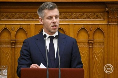 Facebook oldalán jelentette be Magyar, hogy hétfőn benyújtják a törvényjavaslatot (Fotó: MTI)