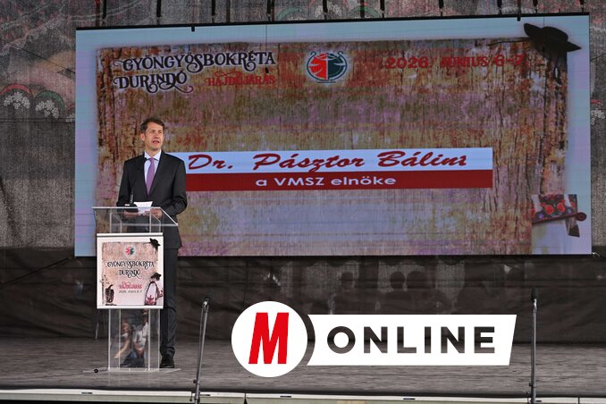 Dr. Pásztor Bálint köszöntőjében a hagyományőrzés jelentőségéről, a közösségi összefogás erejéről beszélt (Fotó: Molnár Edvárd felvétele)