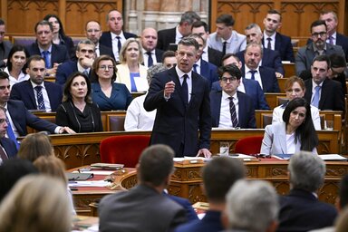 MTI/Magyar Péter a parlamentben