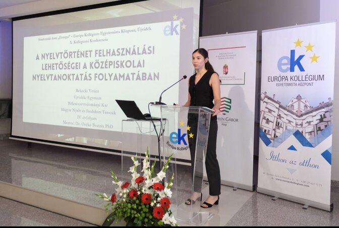 Rekecki Vivien a nyelvtörténet felhasználási lehetőségeiről tartott előadást (Fotó: Európa Kollégium)