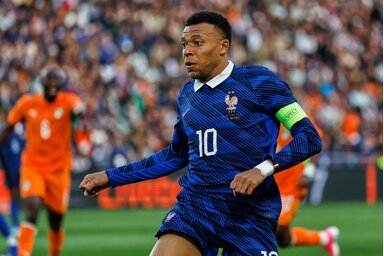 A fogadóirodák Kylian Mbappét tartják esélyesnek a gólkirályi címre (Fotó: Beta/AP)