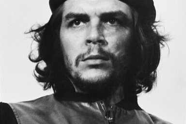 Alberto Korda világhírű felvétele a gerillavezérről (Fotó: https://en.wikipedia.org/wiki/Guerrillero_Heroico)