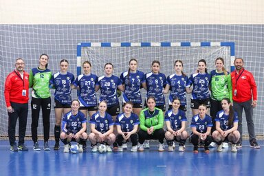 A Halász József ezüstérmes első csapata Felbab Viktor és Balla Kolos edzővel (Fotó: Foto Video Studio Dobai)