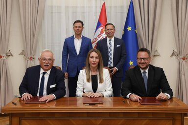 A megállapodás csak akkor lép hatályba, ha a MOL megállapodik a Gazprom Nyefttel a NIS többségi részvénycsomagjának megvásárlásáról, és az ügyletet az amerikai OFAC is jóváhagyja (Fotó:Beta)