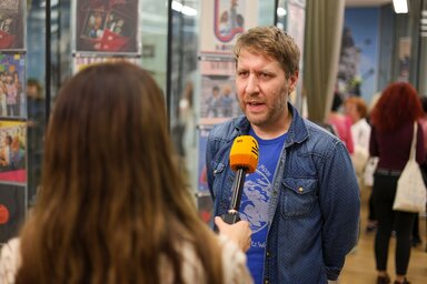 Privát archívum/Záhonyi László, a Popkulturális Klubkönyvtár csoportvezetője