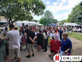 Falunapot ünnepelnek Bajsán