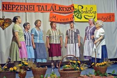 A Pöndöly asszonykórus fellépése (Gergely Árpád felvétele)