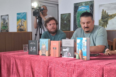 Dinamikus irodalmi beszélgetésnek lehettünk tanúi (Fotó: Kalinka Tamás)