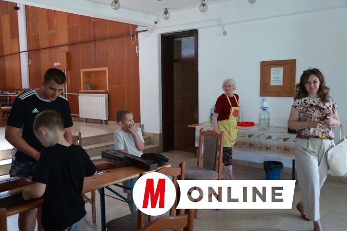 A táborba Gombár Melitta, a nagykikindai városi tanács nemzeti kisebbségekért, a nemek közötti egyenlőségért és a családgondozásért felelős tagja is ellátogatott (Fotó: Vidács Hajnalka felvétele)