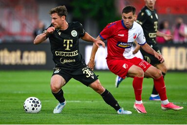 Gavriel Kanikovszki, a Ferencváros és Lazar Ranđelović, a Vojvodina játékosa az első meccsen (Fotó: MTI)