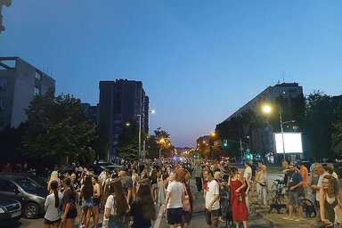 Egy 15 éves fiút vertek meg Újvidéken, akit súlyos sérülésekkel szállítottak kórházba (Fotó: 021.rs)