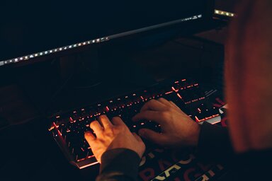 A kérdéses fiókot egy 31 éves szávaszentdemeteri férfi használta (Illusztráció: Pexels.com)