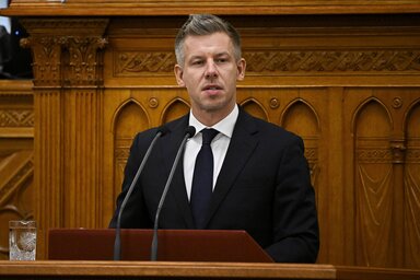 A magyar miniszterelnök szerint a döntést végül a Tisza Párt frakciójának és az Országgyűlésnek kell meghoznia (Fotó: MTI)