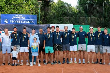 Az országos bajnok Spartacus Teniszklub férficsapata (Fotó: Spartacus Teniszklub)