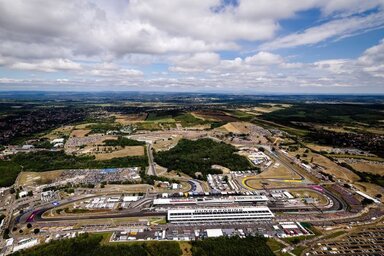 Légi felvételen a megújult Hungaroring, amely ezen a hétvégén ismét a Formula–1 középpontjába kerül (Fotó: Hungaroring)