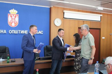 A szerződéseket a miniszter és a polgármester adta át