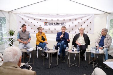 Sobor Dávid, Kovács Elvira, Fodor Gábor, Szili Katalin és Csóti György (Fotó: MTI)