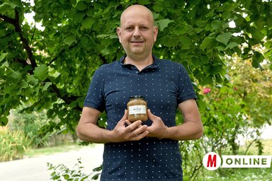 Rózsa Árpád 2007-ben telepített először mogyorót a saját földterületén (Gergely Árpád felvétele)