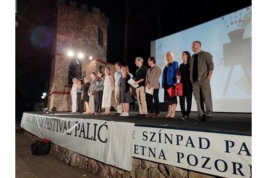 Díjazottak és zsűritagok a fesztivál záróeseményén/Fotó: Lukács Melinda
