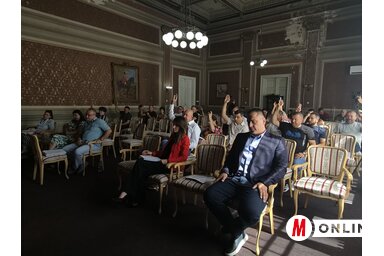 Az óbecsei községi képviselő-testület ülésén több pénzügyi és személyi kérdésben is szavazott (Kancsár Izabella felvétele)