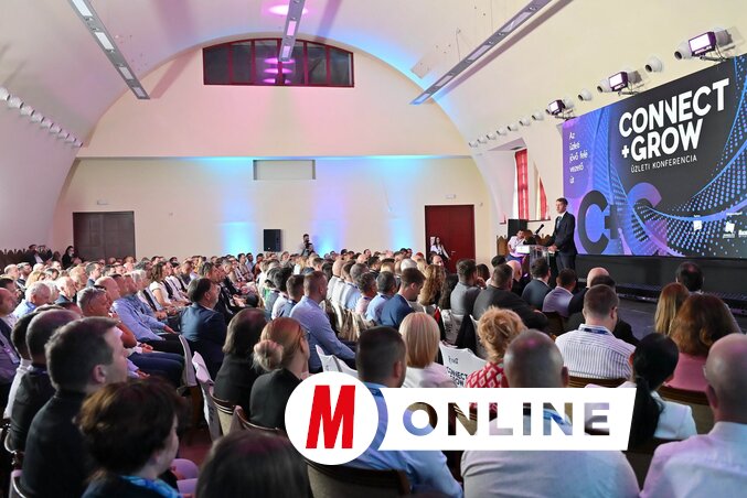 Otvaranje prošlogodišnje konferencije „Connect+Grow” (fotografija Edvarda Molnara [arhivski snimak])