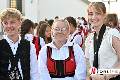 Egymást segítő közösség a Fili – állítja János Anna és Boróka (Ótos András felvétele)