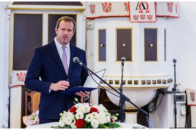 MTI/Nemes János / Kollai István beszédet mond a kárpátaljai magyar iskolák tanévnyitóján