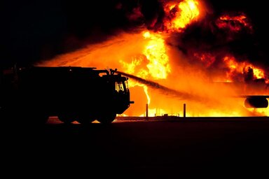 Az aljnövényzet és az erdő is lángokban áll (Fotó: pixabay.com/Illusztráció)