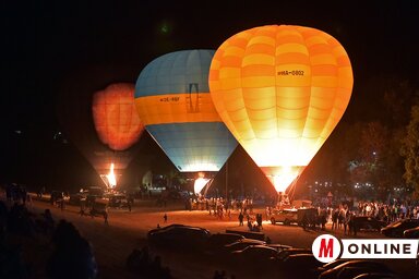 A hőlégballonok a töltés mentén sorakoztak fel (Gergely Árpád felvétele)