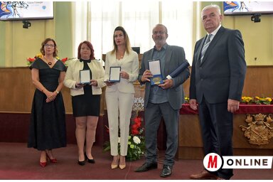 Opštinska priznanja su uručena ovogodišnjim dobitnicima i njihovim porodicama (fotografija Arpada Gergelja)