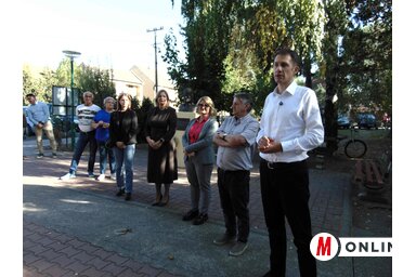 Király Petra és Lálity Urbán Emese köztársasági képviselőjelöltek, Pintér Anna-Mária, a VMSZ Intéző Bizottságának tagja, Dobai János, Torda tanácselnöke és dr. Pásztor Bálint listavezető