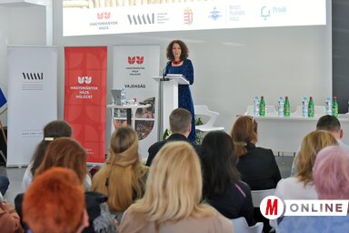 Kormányos Gyöngyi nyitotta meg a konferenciát (Fotó: Gergely Árpád)