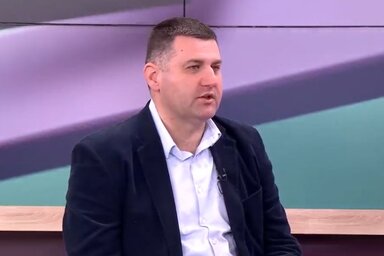 A Szerbiai Katonai Szakszervezet volt elnökét pánikkeltéssel és rendzavarással gyanúsítják (Fotó: Screenshot/Nova S)