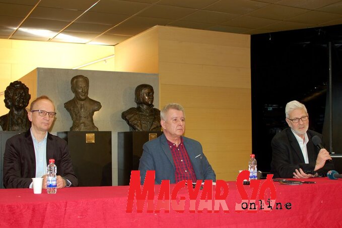 Ivan Francuski, Slobodan Savić és Venczel Valentin a sajtótájékoztatón (Fotó: Bozsoki Valéria)